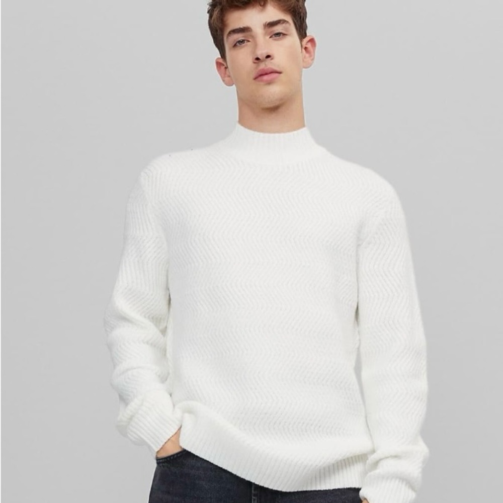 Bershka Men's Off-White Turtleneck Sweater